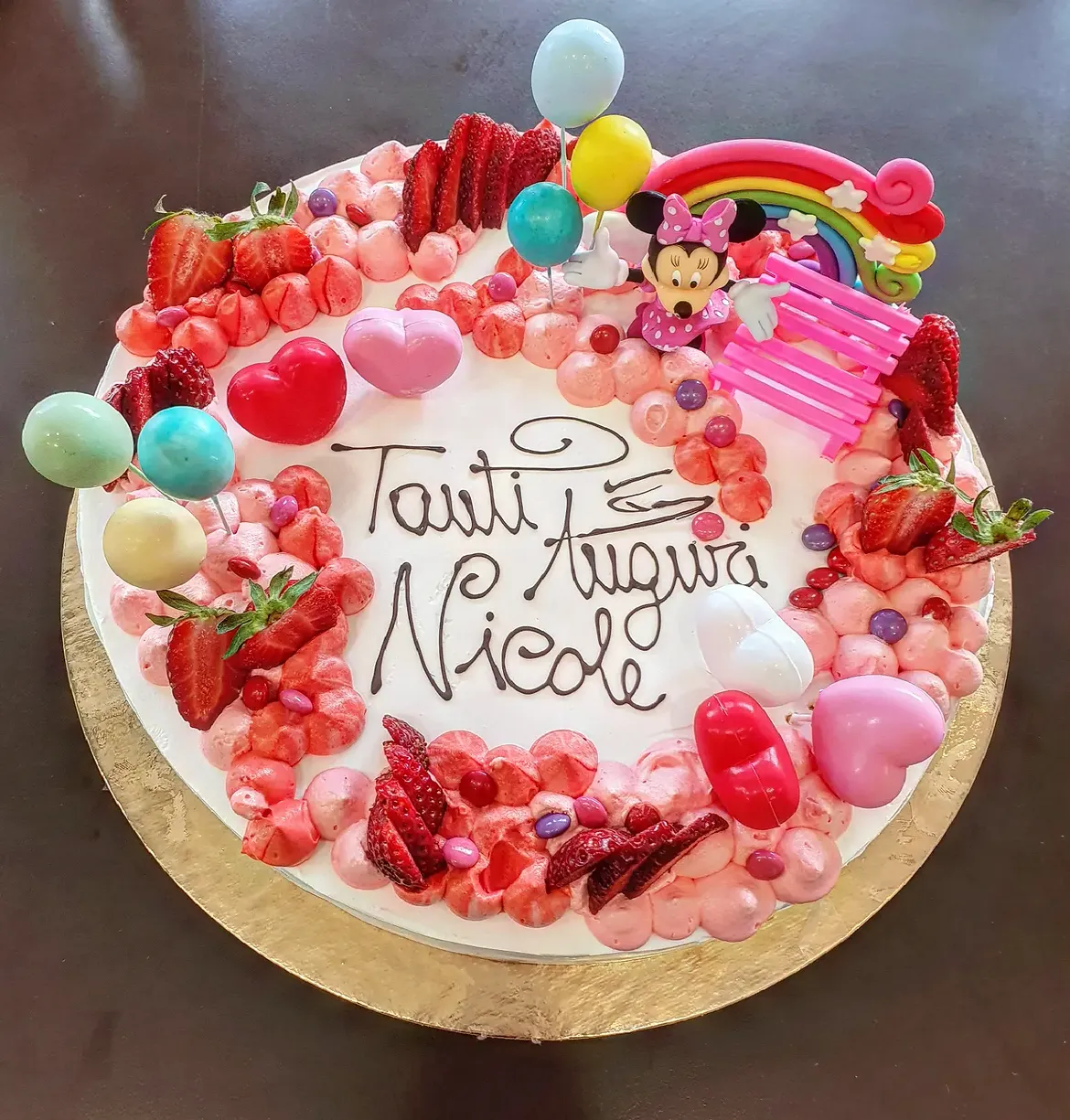Torta bimbi Nicole in Balloon Land a tema Minnie con arcobaleno e palloncini
